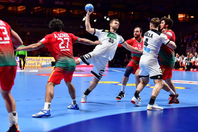 European Handball Championship Match for Rank 5, 25 01 2020, Germany Portugal, Tele2 Arena, Stockholm Andre Gomes Portugal, 27 Fabian Böhm Germany, 38 Johannes Golla Germany, 4 Attack Breakthrough Action, 25 01 2020, Stockholm Sweden, Handball, EM 2020, Match for Rank 5, Germany Portugal xshx