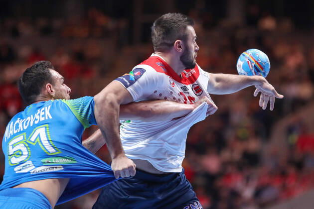 Slovenia v Norway - Third Place Match - Men s EHF EURO 2020 Eivind Tangen of Norway and Borut Mackovsek of Slovenia during the Men s EHF EURO 2020 third place match between Slovenia and Norway at Tele2 Arena in Stockholm, Sweden on January 25, 2020. Photo by Luka Stanzl PIXSELL LukaxStanzl PIXSELL