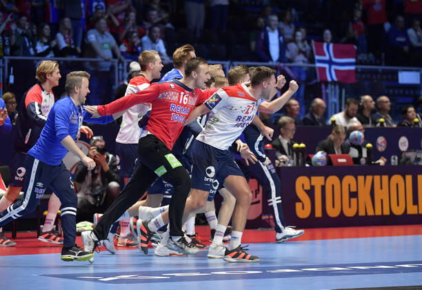 Norway s players celebrate winning the bronze medal match between Slovenia and Norway during the Men s European Handball Championship in Stockholm, Sweden, on Jan 25, 2020 Stockholm Sverige x10040x,  Copyright: xAndersxWiklund TTx EHF HANDBALL SLOVENIA-NORWAY
