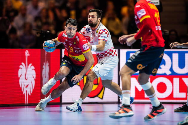 200126 Aitor Arino Bengoechea of Spain and Zlatko Horvat of Croatia during the EHF European Handball Championship final between Spain and Croatia on January 26, 2020 in Stockholm,  Copyright: JESPERxZERMAN BB200126JZ037
