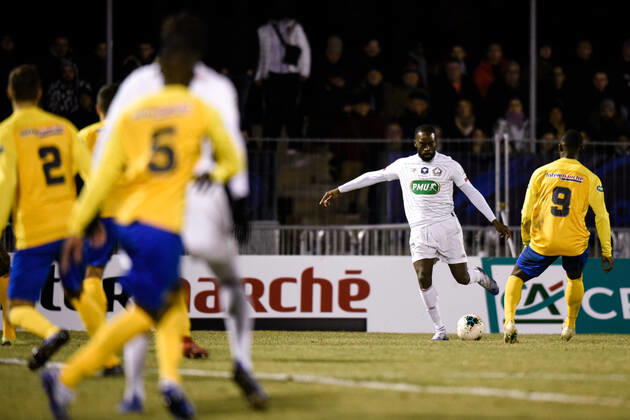 Jonathan Ikone ( 10 - LOSC ) - Christopher Makengo ( 9 - Epinal ) - FOOTBALL : SAS Epinal vs Lille OSC - Coupe de France - Epinal - 29 01 2020 FedericoPestellini Panoramic 