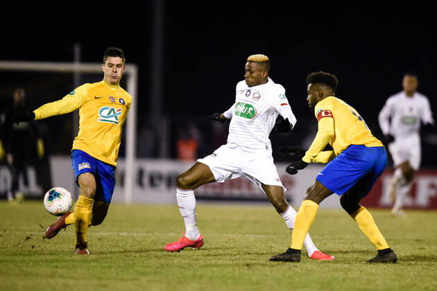 Victor Osimhen ( 7 - LOSC ) - Ismael Gace ( 4 - Epinal ) - FOOTBALL : SAS Epinal vs Lille OSC - Coupe de France - Epinal - 29 01 2020 FedericoPestellini Panoramic 