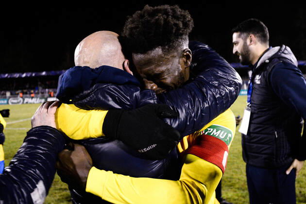 Xavier Collin ( entraineur Epinal ) - Ismael Gace ( 4 - Epinal ) - Joie des joueurs de l equipe du Epinal apres sa victoire - FOOTBALL : SAS Epinal vs Lille OSC - Coupe de France - Epinal - 29 01 2020 FedericoPestellini Panoramic 