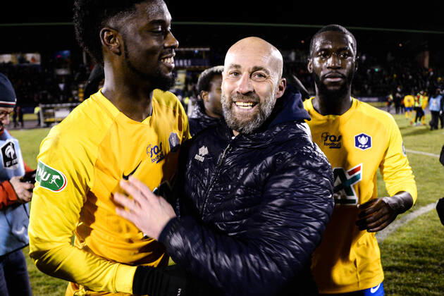 Sport Bilder des Tages Xavier Collin ( entraineur Epinal ) - Jean P Krasso ( 11 - Epinal ) - Joie des joueurs de l equipe du Epinal apres sa victoire - FOOTBALL : SAS Epinal vs Lille OSC - Coupe de France - Epinal - 29 01 2020 FedericoPestellini Panoramic 