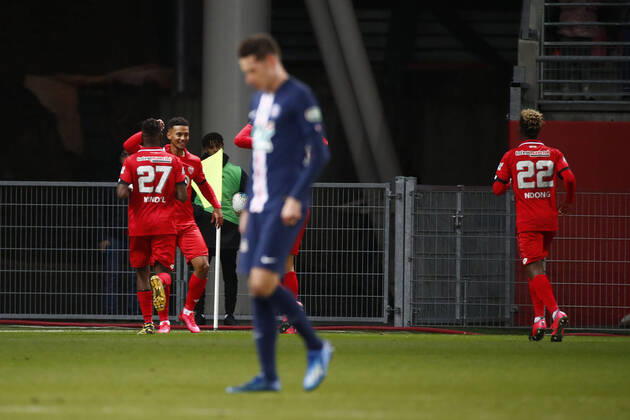 joie Mounir Chouiar (Dijon) avec equipe FOOTBALL : Coupe de France - Dijon vs PSG - Ligue 1 - 12 02 2020 GwendolineLeGoff Panoramic 