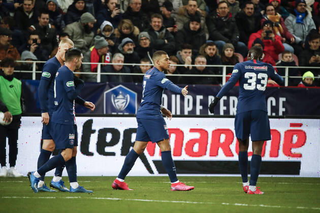 joie Kylian Mbappe ( PSG ) et Tanguy Kouassi (PSG) FOOTBALL : Coupe de France - Dijon vs PSG - Ligue 1 - 12 02 2020 GwendolineLeGoff Panoramic 