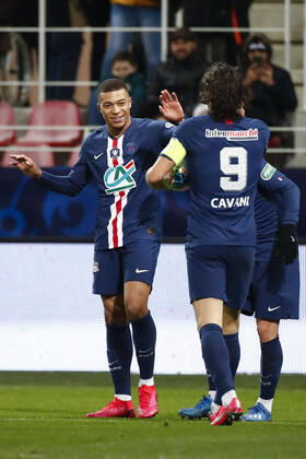 joie Kylian Mbappe ( PSG ) et equipe FOOTBALL : Coupe de France - Dijon vs PSG - Ligue 1 - 12 02 2020 GwendolineLeGoff Panoramic 