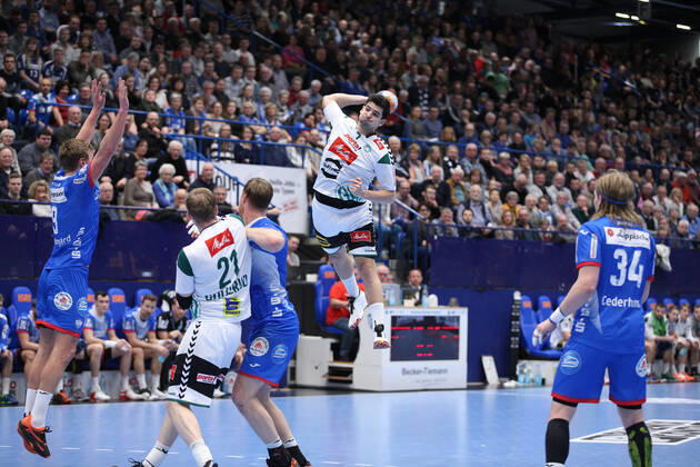 v l Jonathan Carlsbogard TBV Lemgo Lippe 9 , Magnus Gullerud TSV GWD Minden 21 , Christian Klimek TBV Lemgo Lippe 69 , Savvas Savvas TSV GWD Minden 7 GER, Handball, 1 Bundesliga, TBV Lemgo Lippe against TSV GWD Minden, 16 02 2020 Lemgo Copyright: xStrohdiekx Eibner-Pressefotox EP_jsk