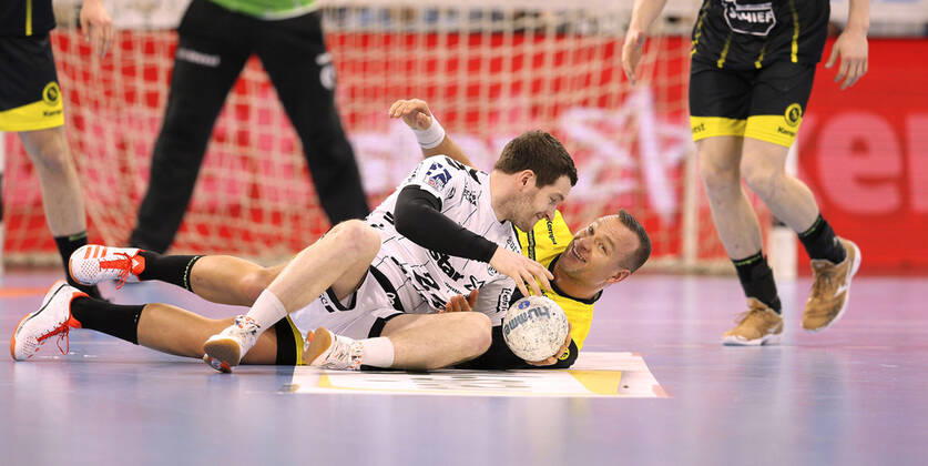 Photo Christian Zeitz Stuttgart against Miha Zarabec Kiel Handball Men on 16 02 2020 1 Bundesliga THW Kiel TVB Stuttgart 35 23