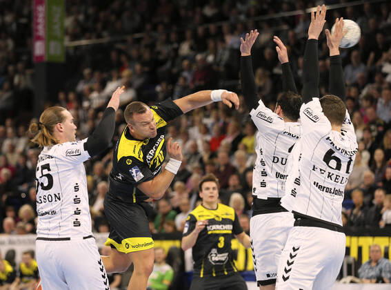 Photo Goal throw by Christian Zeitz Stuttgart against Lukas Nilsson and right Duvnjak and Pekeler Handball Men on 16 02 2020 1 Bundesliga THW Kiel TVB Stuttgart 35 23