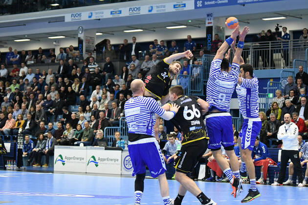 34 Tobias Varvne 34 HSC 2000 Coburg remains stuck in the Gummersbacher Block, VfL Gummersbach HSC 2000 Coburg, men, 2 league, Liqui Moly Handball Bundesliga, 21 matchday, 18 02 2020, VfL Gummersbach HSC 2000 Coburg, handball, Liqui Moly 2 Handball Bundesliga, men, season 2019 20 Gummersbach Copyright: xAugstx xEibner-Pressefotox EP_jat