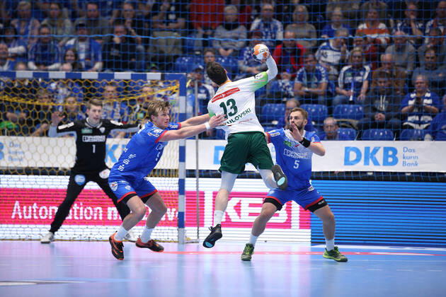v l Jonathan Carlsbogard TBV Lemgo Lippe 9 , Filip Mirkulovski HSG Wetzlar 13 , Andrej Kogut TBV Lemgo Lippe 5 GER, Handball, 1 Bundesliga, TBV Lemgo Lippe vs. HSG Wetzlar, 27 02 2020 Lemgo Copyright: xStrohdiekx Eibner-Pressefotox EP_jsk