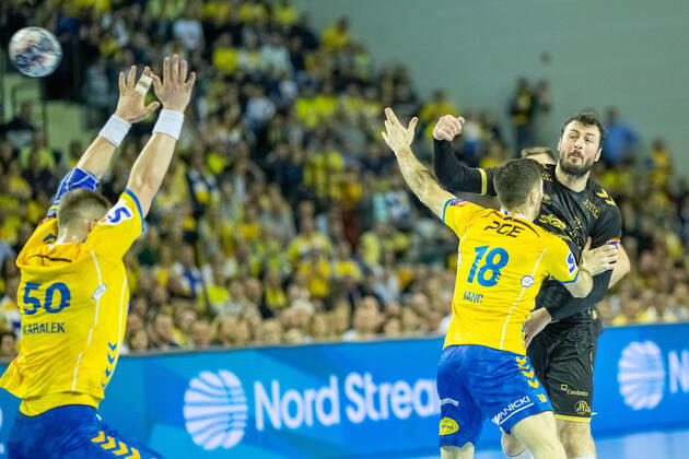 Kielce, 29.02.2020 PILKA RECZNA MEZCZYZN LIGA MISTRZOW MECZ PGE VIVE KIELCE - THW KIEL HANDBALL MAN , CHAMPIONS LEAUGUE , PGE VIVE KIELCE - THW KIEL NZ FOT. Pawel Janczyk 400mm.pl NEWSPIX.PL --- Newspix.pl  200229JAN206