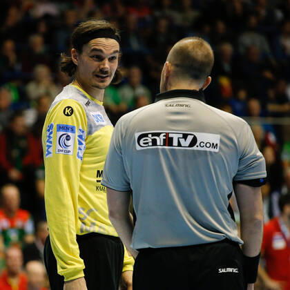 01 03 2020, xgox, Handball EHF Cup, SC Magdeburg HBC Nantes emspor, v l Jannick Green Krejberg Magdeburg, 16 Complains, complains, scolds referee, referee, referee GETEC Arena