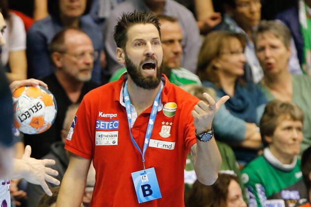 01 03 2020, xgox, Handball EHF Cup, SC Magdeburg HBC Nantes emspor, f l Bennet Wiegert Magdeburg, coach gives instructions, gesticulates with the arms, gesticulate, gives instructions GETEC Arena