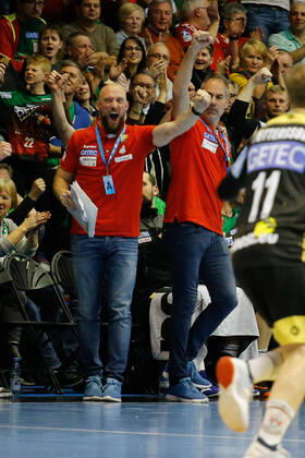 01 03 2020, xgox, Handball EHF Cup, SC Magdeburg HBC Nantes emspor, from l Yves Grafenhorst Magdeburg, Co Coach cheers, cheers for the goal, celebrate the goal, celebration GETEC Arena