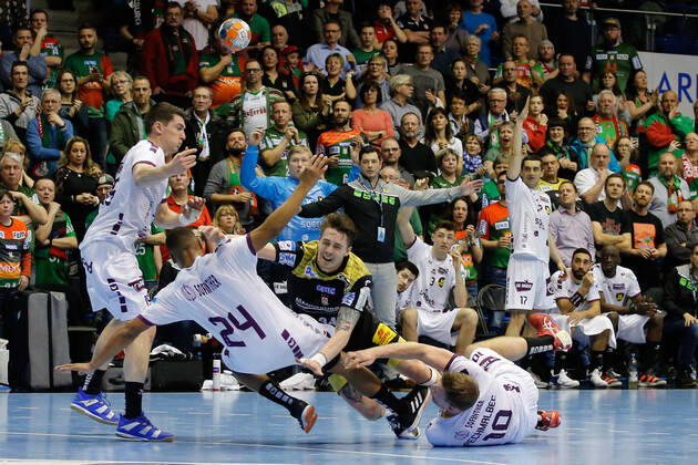 01 03 2020, xgox, Handball EHF Cup, SC Magdeburg HBC Nantes emspor, f l Michael Damgaard Magdeburg, 34 Duel, fight, tackle GETEC Arena