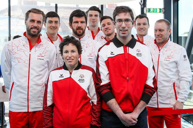 TENNIS - Davis Cup, AUT vs URU GRAZ,AUSTRIA,05.MAR.20 - TENNIS - ITF Davis Cup, Austria vs Uruguay, preview, draw. Image shows Barbara Poelzl und Sascha Roessl with team Austria. GEPAxpictures xMaticxKlansek