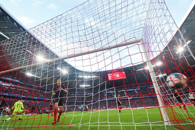 Soccer Bundesliga, 25 Matchday, FC Bayern Muenchen 1 FC Augsburg Leon Goretzka FC Bayern Muenchen scores the goal for 2 0 against goalkeeper Andreas Luthe FC Augsburg DFL regulations prohibit any use of photographs as image sequences and or quasi video GER, Soccer, Bundesliga, FC Bayern Muenchen 1 FC Augsburg, 08 03 2020 Munich Copyright: xTomxWellerx xEibner-Pressefotox EP_eer
