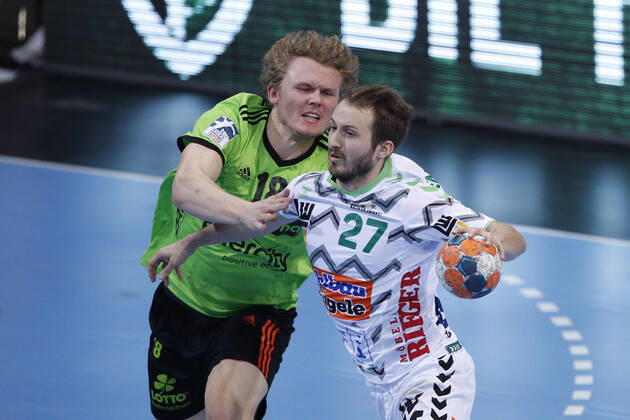 08 03 2020, TUI Arena, Hanover, League match, 1 Bundesliga, TSV Hanover Burgdorf vs Frisch Auf Goeppingen, in the picture Alfred Joensson 18, Han Burgdorf in duel with Marco Rentschler 27, Goeppingen TSV Hanover Burgdorf vs Frisch Auf Goeppingen