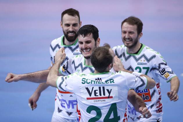 08 03 2020, TUI Arena, Hannover, League game, 1 Bundesliga, TSV Hannover Burgdorf vs Frisch Auf Goeppingen, in the picture Tim Kneule 4, Goeppingen , Ivan Sliskovic 19, Goeppingen , Marcel Schiller 24, Goeppingen and Marco Rentschler 27, Goeppingen cheer after the win against Hannover TSV Hannover Burgdorf vs Frisch Auf Goeppingen