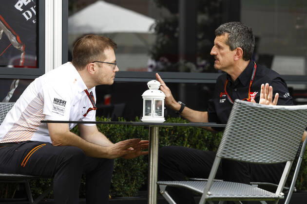 Motorsports: FIA Formula One World Championship, WM, Weltmeisterschaft 2020, Grand Prix of Australia, Andreas Seidl (GER, McLaren F1 Team), Guenther Steiner (ITA, Haas F1 Team), Melbourne Australia