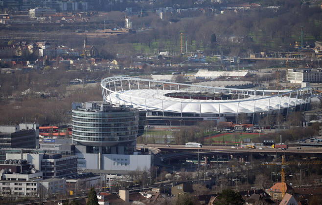 Stuttgart , Football VfB Stuttgart Mercedes Benz Arena , View from Rotenberg to the Arena