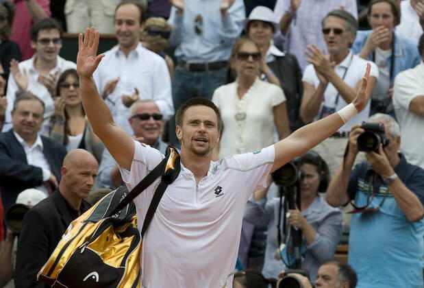 090531 Tennis, French Open Robin Soderling of Sweden celebrates after a 4th round match against Rafael Nadal of Spain in the French Open on May 31, 2009 in Paris, France BILDBYRAN,  Copyright: ARNExFORSELL BB090531AF032