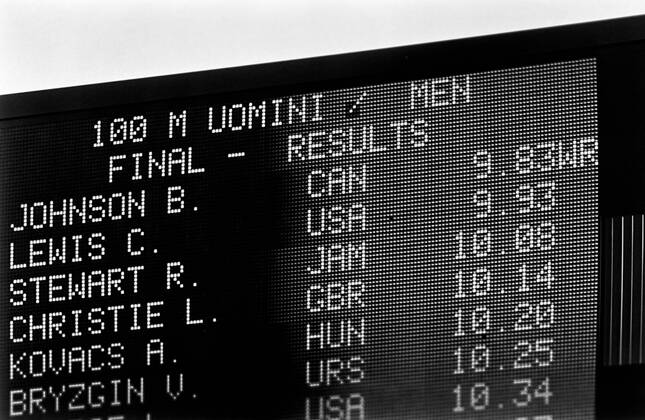 870830 Athletics, World Athletics Championships The scoreboard after 100 m shows Ben Johnson of Canada as winner before Carl Lewis of USA at The World Athletics Championships on August 30, 1987 in Rome, Italy In 1989 Johnson was disqualified for doping BILDBYRAN,  Copyright: BILDBYRAN 870830023