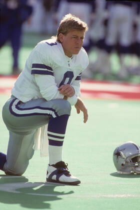 Football Troy Aikman, Dallas Cowboys quarterback during a 1993 regular season game . Copyright: xBryanxYablonsky DUOMO PCNx FO0809 093576