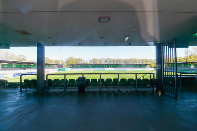 22 04 2020, xtgx, Consequences of the Corona Virus in Wolfsburg, AOK Stadium of VfL Wolfsburg Both the Regionalliga Nord, in which VfLs U23 team plays, and the Flyeralarm Frauen Bundesliga are currently taking a break from Wolfsburg