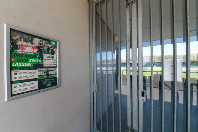 22 04 2020, xtgx, Consequences of the Corona Virus in Wolfsburg, poster at the AOK stadium for games that did not take place in the end Both the Regionalliga Nord, in which the U23 team of VfL plays, and the Flyeralarm Frauen Bundesliga are currently taking a break in Wolfsburg
