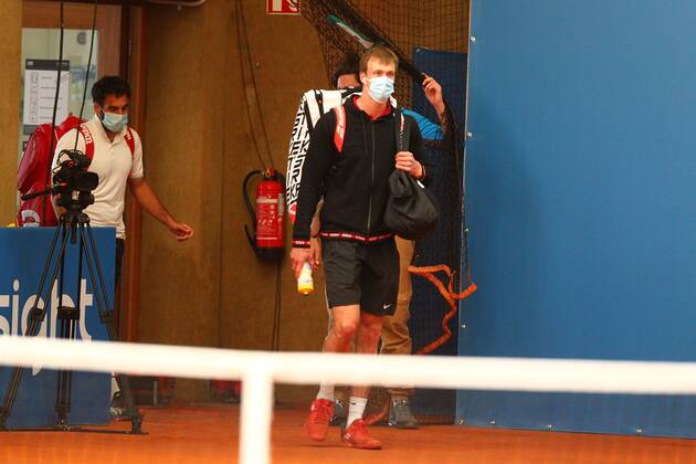Jan Choinski on the right and Benjamin Hassan on the left enter the court with mouthguards at the Tennis Exhibition Series in Hoehr Grenzhausen Tennis Exhibition Series in Hoehr Grenzhausen Tennis Exhibition Series in Hoehr Grenzhausen Hoehr Grenzhausen Copyright: xWeissx Eibner-Pressefotox EP_rws