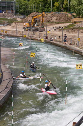 Construction site Eiskanal the area will be closed to passers-by for almost two years due to the reconstruction of the course for the canoe slalom WM 2022 For the time being the training of the canoeists continues