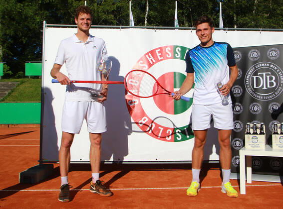 Award ceremony, winner Yannick Hanfmann left and second place Daniel Masur right Tennis Munich Großhesselohe Tannenhof Resort German Mens Series 12 06 2020