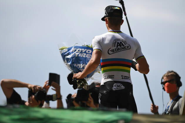 Belgian Thibau Nys celebrates after winning the Slag om Balenberg cyclocross cycling event in Baal, Monday 15 June 2020. DAVIDxSTOCKMAN  x2511060x