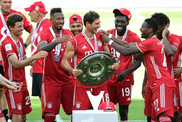 Soccer German Champion 2020, FC Bayern Muenchen v l Thomas Mueller, Jerome Boateng, Serge Gnabry, Leon Goretzka with champions cup, Alphonso Davies, David Alaba, Kingsley Coman Wolfsburg, 27 06 2020, Soccer Bundesliga, VfL Wolfsburg FC Bayern Muenchen 0 4 Wolfsburg Poolfoto Groothuis Witters Pool Witters ,EDITORIAL USE ONLY