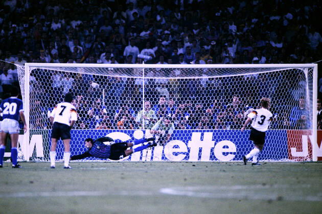 BREHME Andreas Team Germany convert the 11m for Germany against goalie Sergio Goycochea Team Germany World Champion FIFA World Cup 1990 in Italy Final Germany Argentina 1 0 on 08 07 1990 in Rome