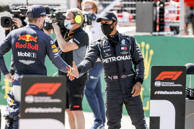 Motorsports: FIA Formula One World Championship, WM, Weltmeisterschaft 2020, Grand Prix of Austria, 33 Max Verstappen (NLD, Aston Martin Red Bull Racing), 44 Lewis Hamilton (GBR, Mercedes-AMG Petronas Formula One Team), Spielberg Austria