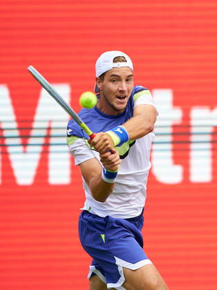 Jan-Lennard STRUFF (GER) lost his match against Roberto BAUTISTA AGUT (ESP) at the Tennis bett1 ACES Tennis Tournament on grass in Berlin , July 13, 2020.