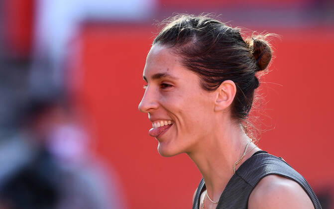 Andrea Petkovic GER shows the tongue and laughs Petra Kvitova vs Andrea Petkovic GER Bett1ACES tennis tournament tennis tournament, tennis tournament, ladies and gentlemen on LTTC Tot Weiss facility at Steffi Graf Stadium Berlin, 13 7 2020