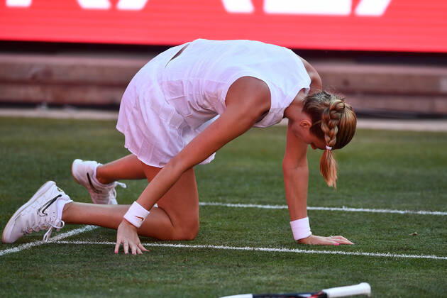 Petra Kvitova CZR , falls but remains unhurt Petra Kvitova vs Andrea Petkovic GER Bett1ACES tennis tournament tennis tournament, tennis tournament, ladies and gentlemen on LTTC Tot Weiss facility at Steffi Graf Stadium Berlin, 13 7 2020