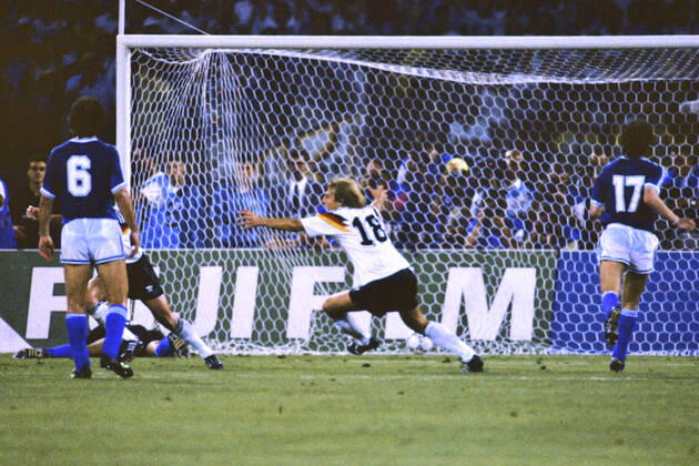 BREHME Andreas Team Germany convert the 11m for Germany against goalie Sergio Goycochea Team Germany World Champion FIFA World Cup 1990 in Italy Final Germany Argentina 1 0 on 08 07 1990 in Rome