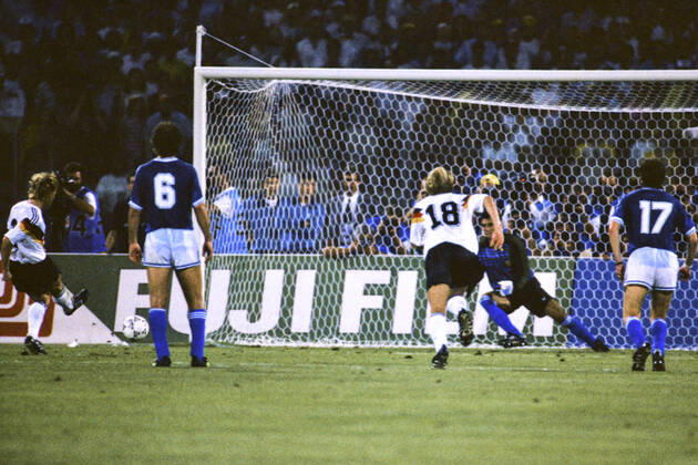 BREHME Andreas Team Germany convert the 11m for Germany against goalie Sergio Goycochea Team Germany World Champion FIFA World Cup 1990 in Italy Final Germany Argentina 1 0 on 08 07 1990 in Rome