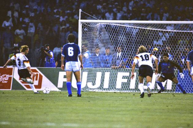 BREHME Andreas Team Germany convert the 11m for Germany against goalie Sergio Goycochea Team Germany World Champion FIFA World Cup 1990 in Italy Final Germany Argentina 1 0 on 08 07 1990 in Rome