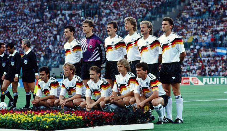 Germany Argentina Italy, Rome, 08 07 1990, Football, FIFA World Cup 1990 in Italy, Final, DFB Germany Argentina 1 0 Team Germany Top row v l Thomas Berthold, Bodo Illgner, Jürgen Kohler, Guido Buchwald, Rudi Völler, Klaus Augenthaler Bottom row v l Pierre Littbarski, Andreas Brehme, Thomas Häßler, Jürgen Klinsmann, Lothar Matthäus