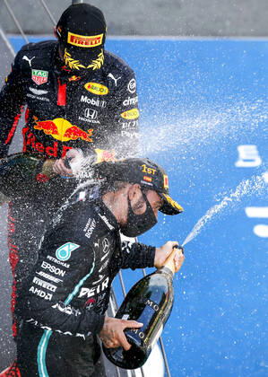 Motorsports FIA Formula One World Championship 2020, Grand Prix of Spain, 44 Lewis Hamilton GBR, Mercedes AMG Petronas Formula One Team , 33 Max Verstappen NLD, Aston Martin Red Bull Racing , Barcelona Spain