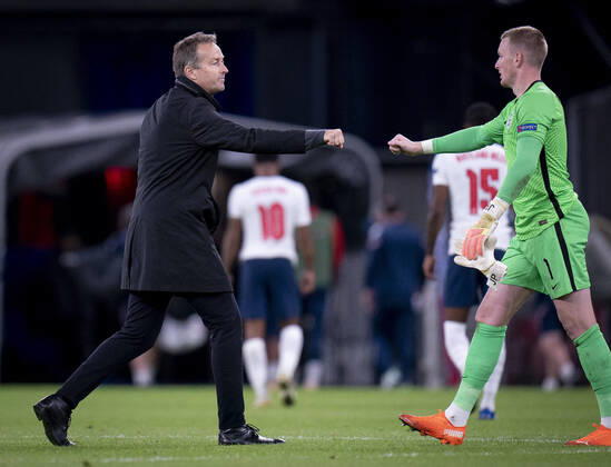 Denmarks National Coach Kasper Hjulmand and Englands Jordan Pickford after the Nations League match between Denmark and England in the Park, Tuesday 8 September 2020, Copenhagen Denmark,  Copyright: Ritzau Scanpix LiselottexSabroex COP101 spdk20200908-224756-L
