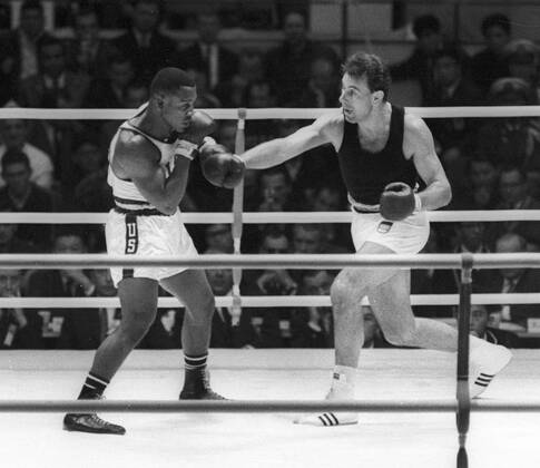 Olympic Summer Games in Tokyo 1964 Boxing Final Heavyweight Hans Huber Germany Silver against Joseph Frazier USA Gold 24 10 1964 HM