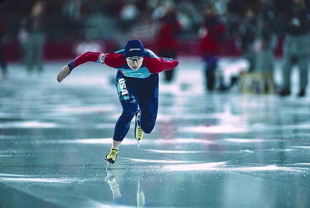Speed skating, Eisschnelllauf Bonnie Blair Bonnie Blair (USA) wins the gold medal in the women s 1000m long track speed skating at the 1994 Olympic Winter games, Winterspiele,Spiele, Summer games Copyright: xPaulxJxSutton DUOMO PCNx SS0101_092752